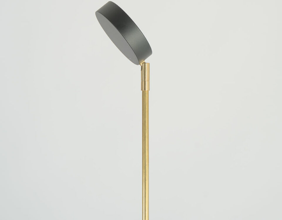 lucis. lampada da terra ottone